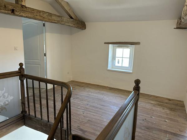 Grande maison de caractère au coeur de Néré avec jardin et dépendance Nere