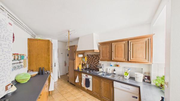 Charmante maison de village rénovée de 4 chambres avec dépendances, terrasse et jardin Celles-sur-belle