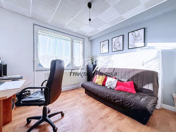 Hangar + Appartement T3