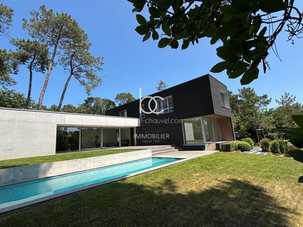 VANNES Maison 7 pièces 246 m²