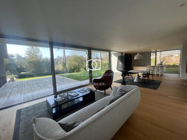 VANNES Maison 7 pièces 246 m²