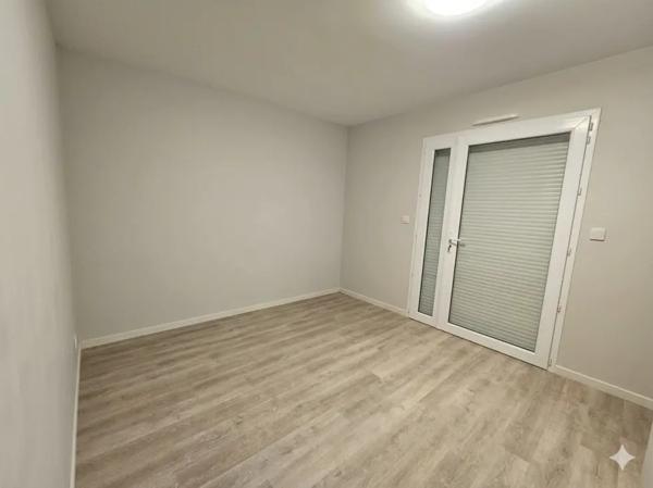 Pavillon de PLAIN-PIED sur SOUS-SOL