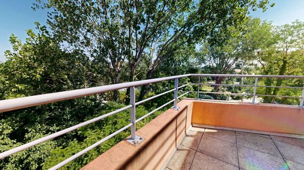 NARBONNE. Bel appartement T3 de 63m² en Résidence sécurisée sur les Quais.