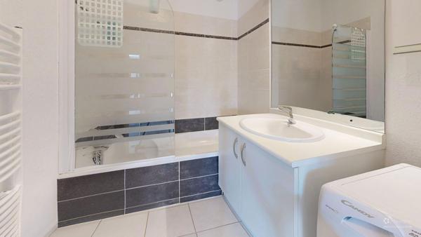 NARBONNE. Bel appartement T3 de 63m² en Résidence sécurisée sur les Quais.