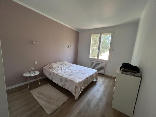 Maison rénovée avec jardin et sous-sol