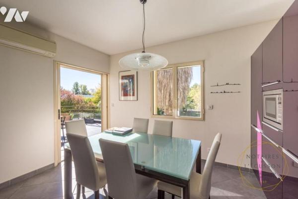 Villa d'architecte moderne avec piscine, une superbe vue arborée et un grand terrain à Juvignac