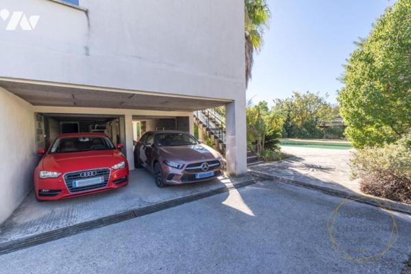 Villa d'architecte moderne avec piscine, une superbe vue arborée et un grand terrain à Juvignac