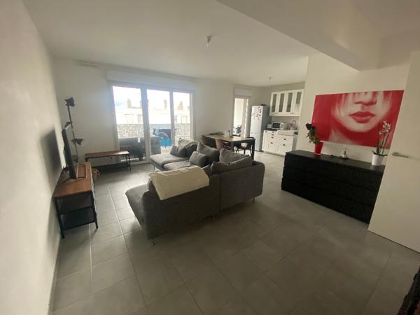 Rezé Pont Rousseau : Appartement T3 récent avec terrasse et parking