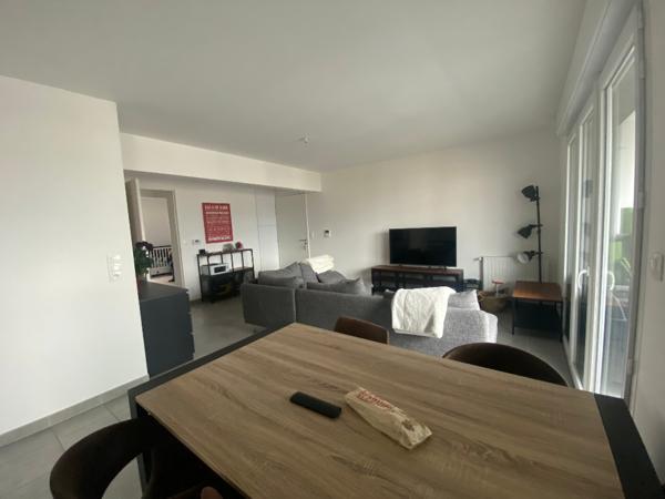 Rezé Pont Rousseau : Appartement T3 récent avec terrasse et parking