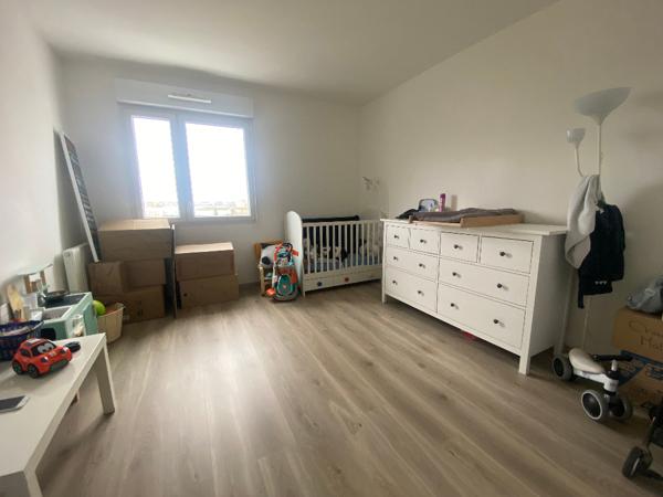 Rezé Pont Rousseau : Appartement T3 récent avec terrasse et parking