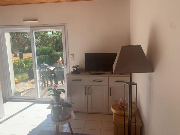 A LOUER MAISON 2 CHAMBRES CENTRE BOURG LA CHAPELLE HERMIER