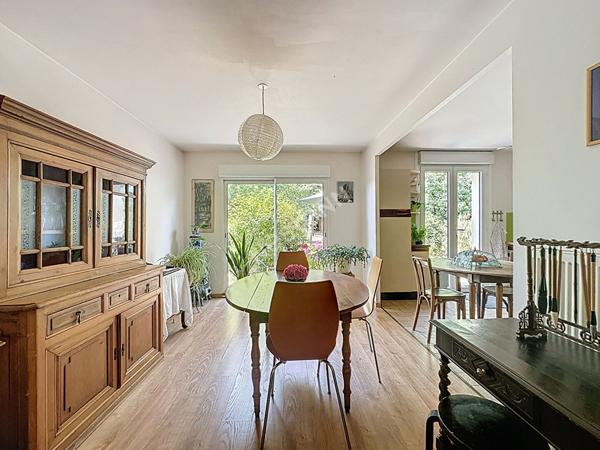 Maison de plain-pied à vendre à Champigné, 138m2, 3 chambres (potentiel de 4) sur un terrain de 1150m2 !