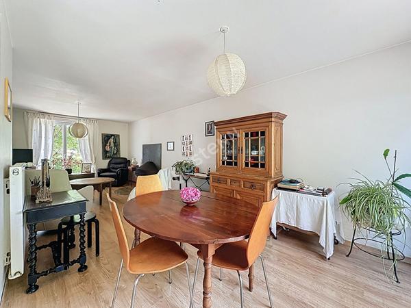 Maison de plain-pied à vendre à Champigné, 138m2, 3 chambres (potentiel de 4) sur un terrain de 1150m2 !