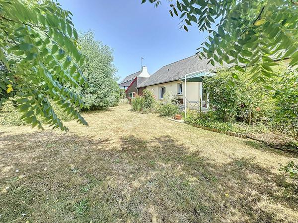 Maison de plain-pied à vendre à Champigné, 138m2, 3 chambres (potentiel de 4) sur un terrain de 1150m2 !