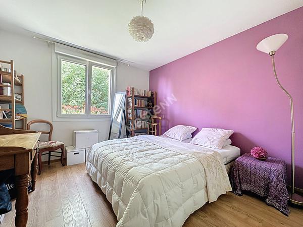 Maison de plain-pied à vendre à Champigné, 138m2, 3 chambres (potentiel de 4) sur un terrain de 1150m2 !