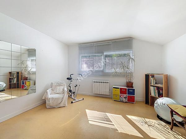 Maison de plain-pied à vendre à Champigné, 138m2, 3 chambres (potentiel de 4) sur un terrain de 1150m2 !