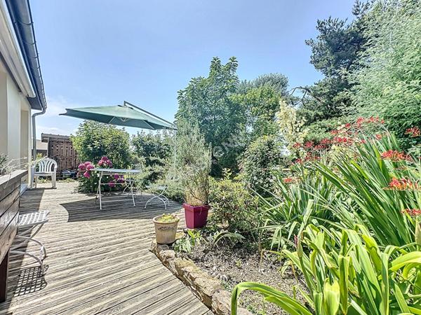 Maison de plain-pied à vendre à Champigné, 138m2, 3 chambres (potentiel de 4) sur un terrain de 1150m2 !