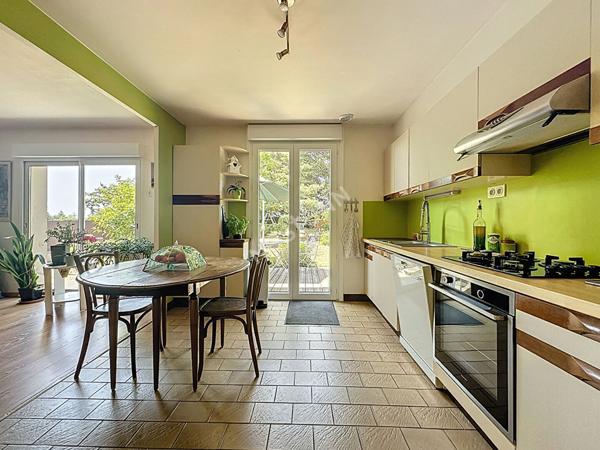 Maison de plain-pied à vendre à Champigné, 138m2, 3 chambres (potentiel de 4) sur un terrain de 1150m2 !