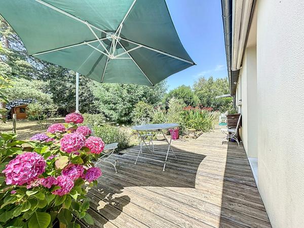 Maison de plain-pied à vendre à Champigné, 138m2, 3 chambres (potentiel de 4) sur un terrain de 1150m2 !