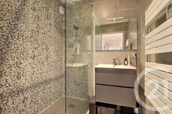 Appartement F3 à vendre  3 pièces - 63,08 m 2   THONON LES BAINS  - 74