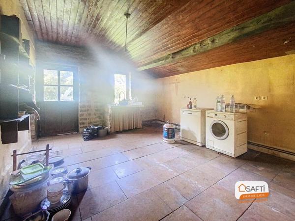 Maison ancienne en pierre à rénover