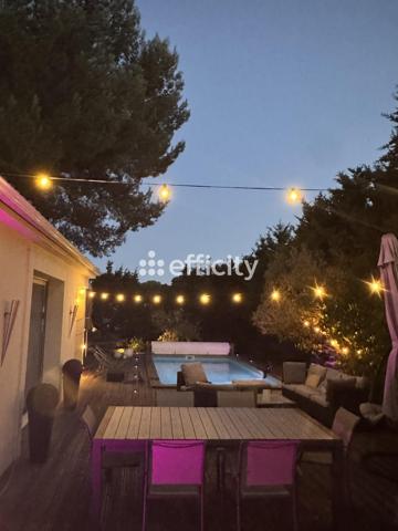 Maison
         5 pièces
        - 156 m² Bien prestige 787 500 € *