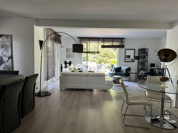 Maison
         5 pièces
        - 156 m² Bien prestige 787 500 € *