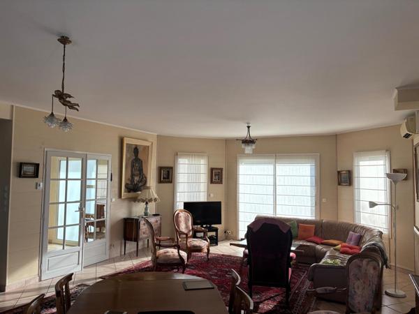 Villa familiale avec Piscine .