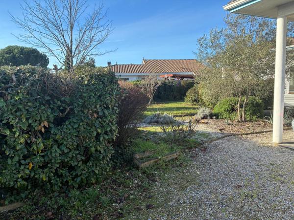 Villa familiale avec Piscine .