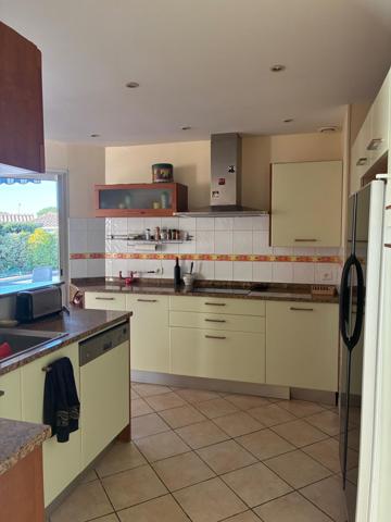 Villa familiale avec Piscine .