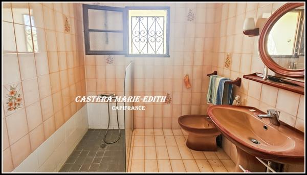 Propriete à BARRAN (GERS) AVEC MAISON GASCONNE EN PIERRES- 160 m² hab- sur 2,6 hectares + dépendances +PUITS
