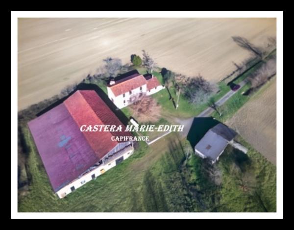 Propriete à BARRAN (GERS) AVEC MAISON GASCONNE EN PIERRES- 160 m² hab- sur 2,6 hectares + dépendances +PUITS