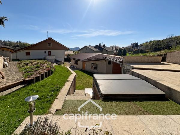 Maison à vendre 9 pièces avec appartement indépendant LES ROUSSES (39)