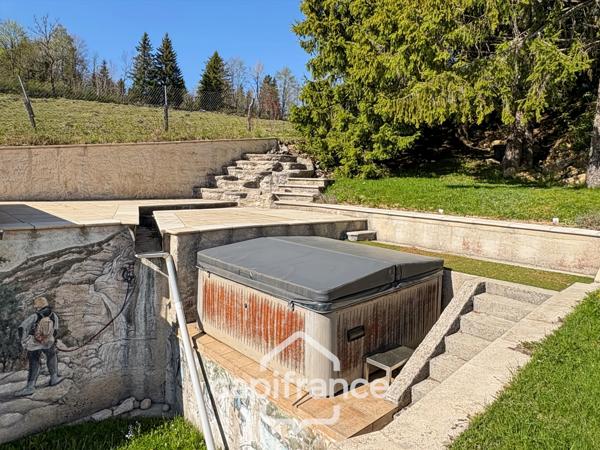 Maison à vendre 9 pièces avec appartement indépendant LES ROUSSES (39)