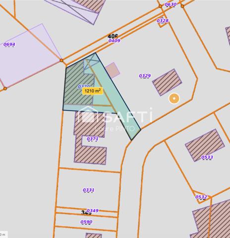 Terrain avec bâtiments dans zone industrielle