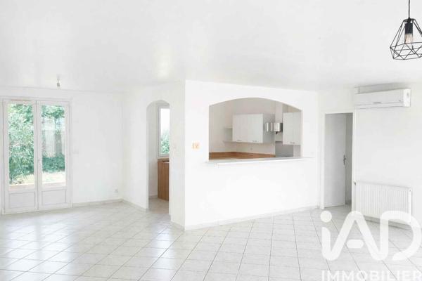 Maison à vendre 6 pièces 123 m² Caissargues