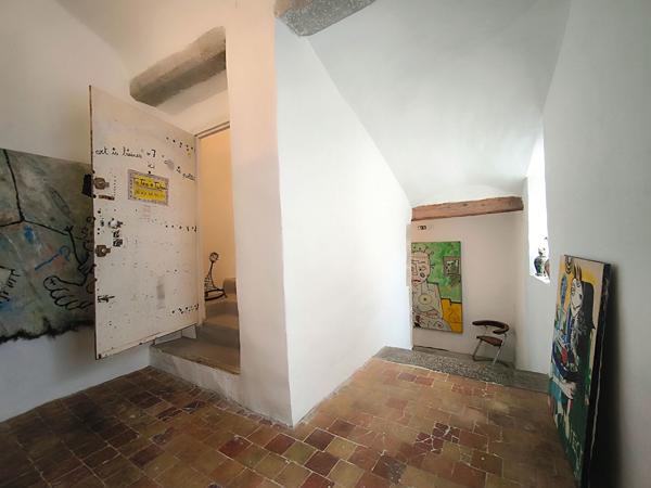 Maison de caractère avec vue sur l'abbaye de Lagrasse, village classé