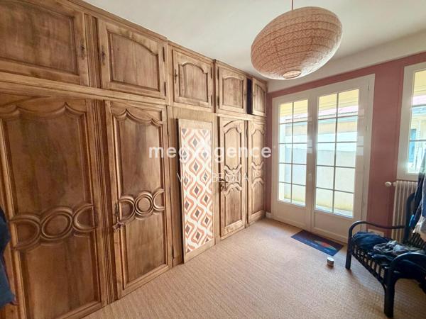 Maison à VILLENEUVE-SUR-YONNE, 89500 - 11 pièces 285m²