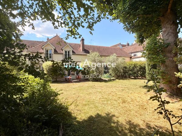 Maison à VILLENEUVE-SUR-YONNE, 89500 - 11 pièces 285m²