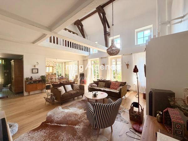 Maison à VILLENEUVE-SUR-YONNE, 89500 - 11 pièces 285m²