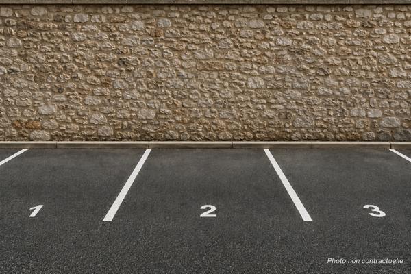 Location Place de stationnement sur parking privatif  à Luçon - 20 € par mois