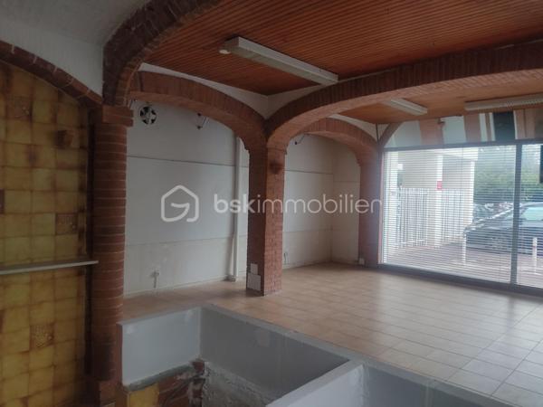 Local d activites de 60 m²