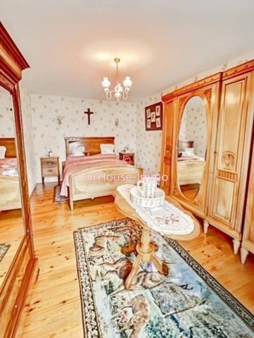 Maison à vendre 10 pièces de 230 m²