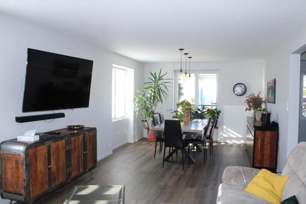 Maison Langogne avec appartement indépendant et jardins