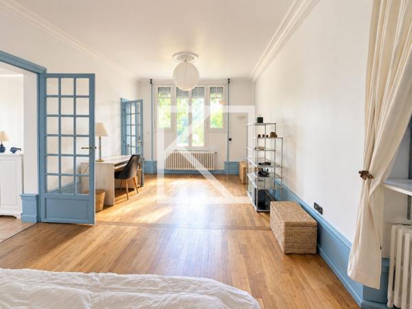 ELEGANTE PROPRIETE DANS UN CADRE PAISIBLE ET VERDOYANT