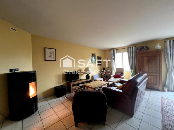 Pavillon 4 chambres dans le centre de DANGE SAINT ROMAIN