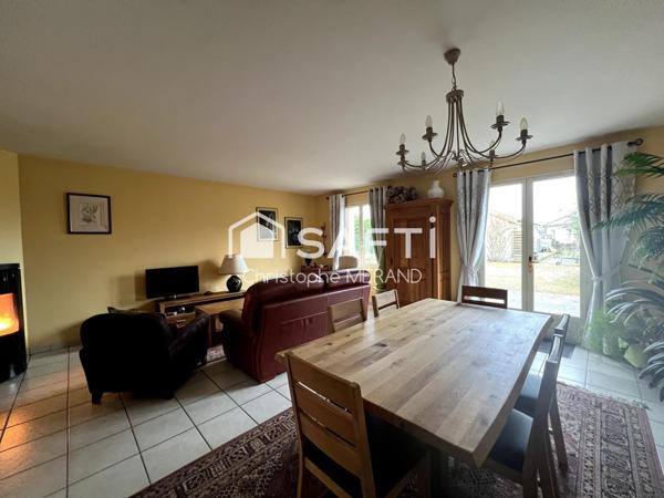 Pavillon 4 chambres dans le centre de DANGE SAINT ROMAIN