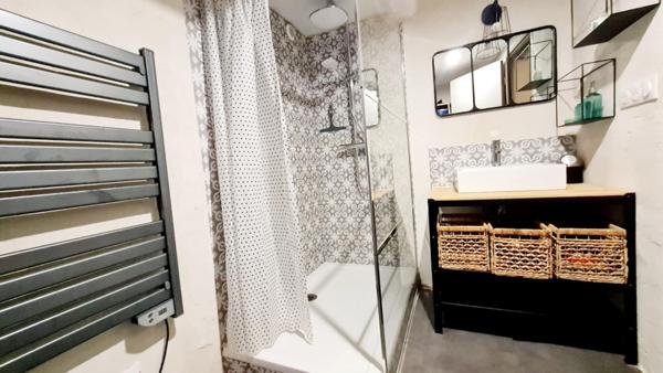 Maison de village Balaruc Les Bains 5 pièce(s) 96 m2 avec extérieur