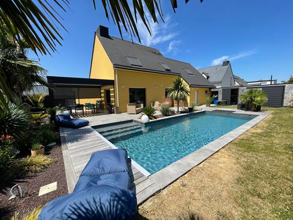 LIFFRÉ - MAISON de 115m² habitable,130m² au sol, 550m² de parcelle avec piscine chauffée, 7 pièces, 4 chambres et une pièce dressing