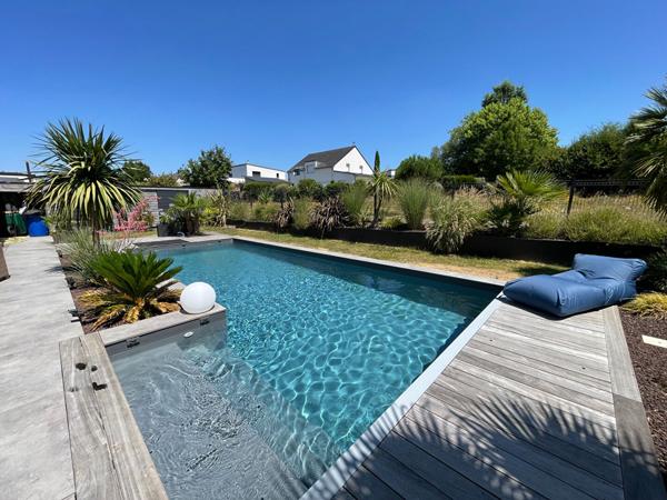 LIFFRÉ - MAISON de 115m² habitable,130m² au sol, 550m² de parcelle avec piscine chauffée, 7 pièces, 4 chambres et une pièce dressing
